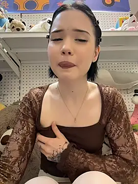 Kitty_sixseven - ASK A STRANGER TO SPANK MY BUTT