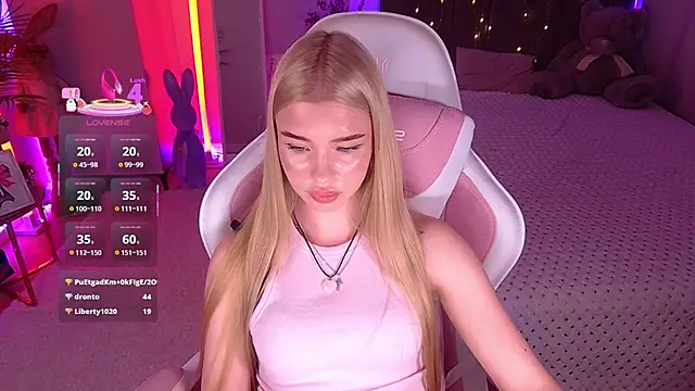Milla_Rae - up my legs and tease you