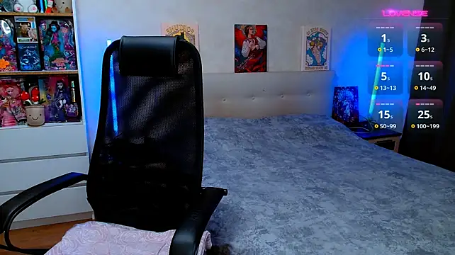 Ur_geekgirl - Strip full naked