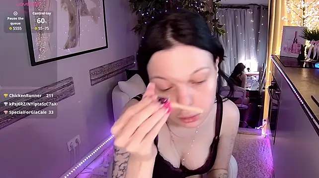 Alissa_Foksy - remove the top