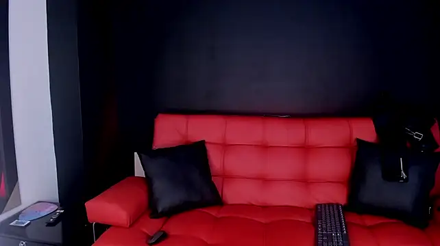 Alessialouren - oil on ass + 4 hard spankings