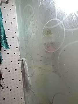 VeraNoir1 - Get a Shower