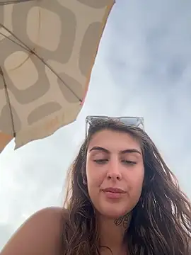Miiabellovic - Peitos de fora na praia