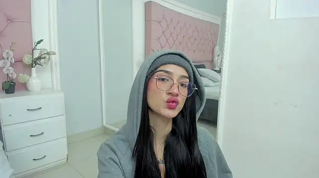 SaraTease_ - GET ME IN THE MOOD 😏