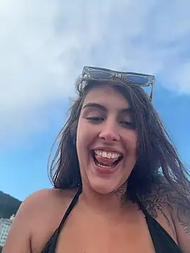 Miiabellovic - Peitos de fora na praia
