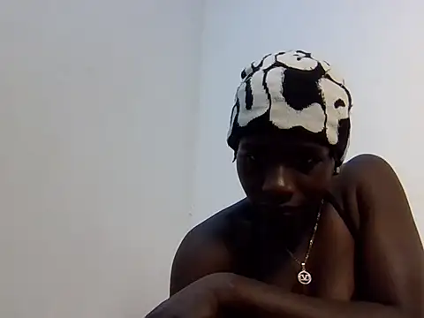 blackpetitecutie