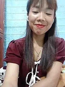 AmyLinee01 - Lộ áo ngực