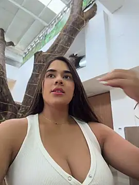 BellaLeclair_