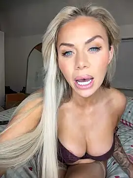 MrsJasminDoll - Edge of bath squirt