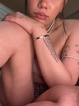 Lora_meow - bugyii le🍑😘