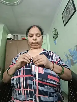 Kavya_kapoor - I will u my boobs oil