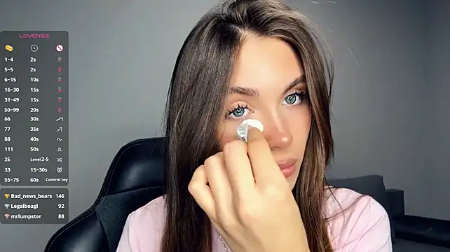 Veluxe - Show my bra and squeeze boobs