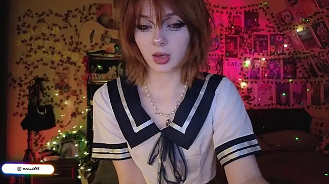 MeviCoral - Flash boobs🍒