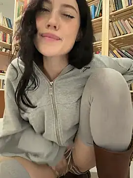Melissa_crazy - put one finger and rub between pussylips