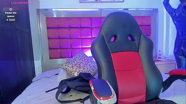 SaskiaGrendel - Explicit face sitting