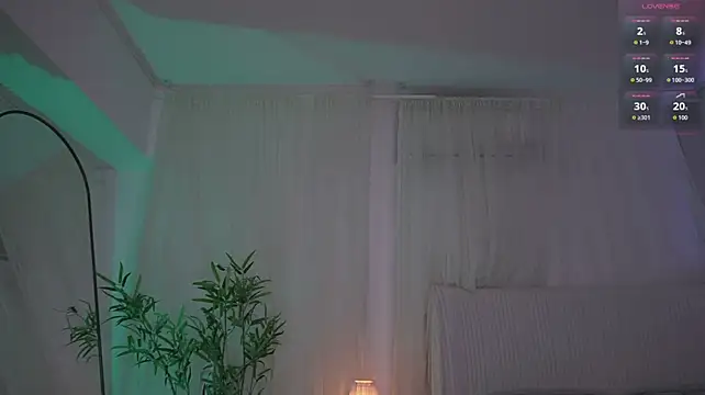Lia_Sweett_ - Take off top & play with boobs
