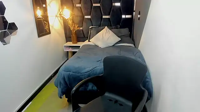 Alanna_Thompson_ - SHOW PUSSY IN DOGGY 🍑😏