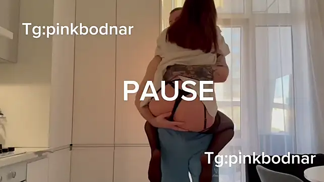 Pinkbodnar_ - Shake naked ass