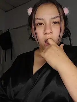 EmilyRoy77 - I naked for 4 minutes