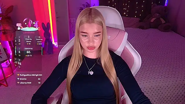 Milla_Rae - up my legs and tease you