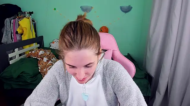 SabrinaRayX - show "banana eats banana"