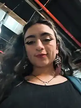 Lila_Desiree - Show tits on a public terrace