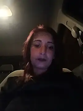 Alina03210 - Utcán mesztelen punci