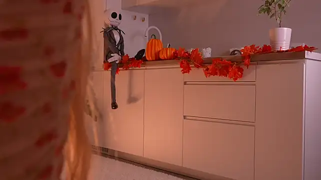 Miablueye - Jerk off om the headstand