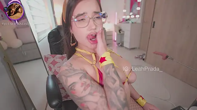 LeahPrada_ - MILK DRIPPING TITS AND MOUTH