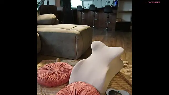 ShinyDay_ - Velma rides the alien's Dick
