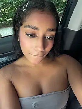 SaryJonex - FUCKING MY PUSSY IN A TOPLESS in PUBLIC