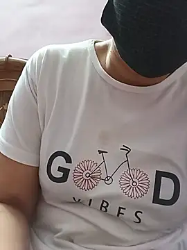 Honey_Babe06 - Suck boobs