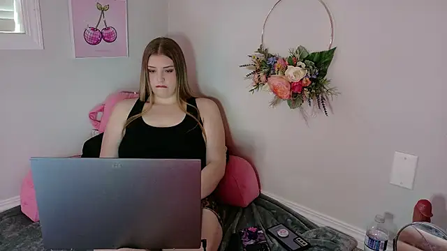 Yasmindoll98 - Squat ride dildo naked💦
