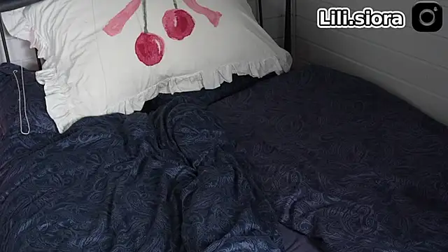 Peachxlush - Throw me in bed