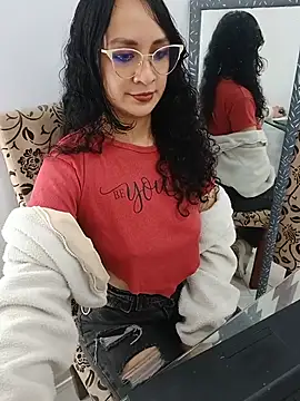Allis0n_Queen - mamada and tits out