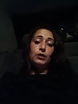 Alina03210 - Utcán mesztelen punci