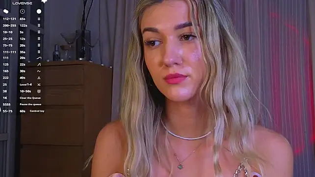 AdelaNovela - Flash boobs and slaps