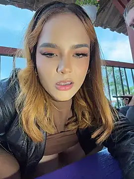 Sammy_garciaa1 - Jump with the breasts out