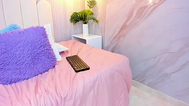 Arietta_skinny - Suck dildo + slap my face 🍒💦