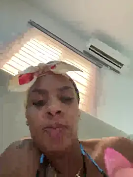 Julixxx22 - 1 finger ass