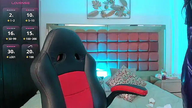 SaskiaGrendel - Explicit face sitting