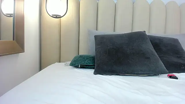 Yennifer_01 - Bouncing my ass