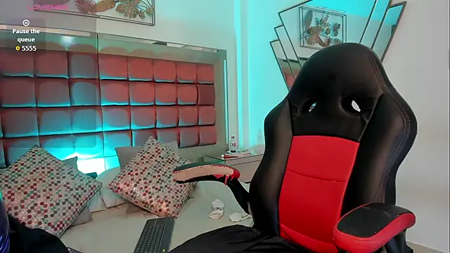 SaskiaGrendel - Explicit face sitting
