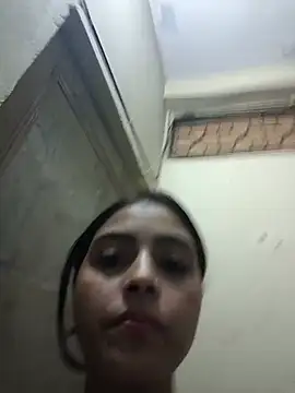 Nandundi - Show pussy in public