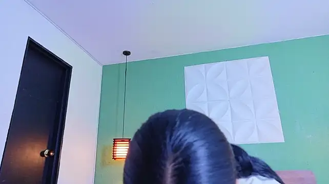 Slutty_hugetits - Squirt all over my bed!