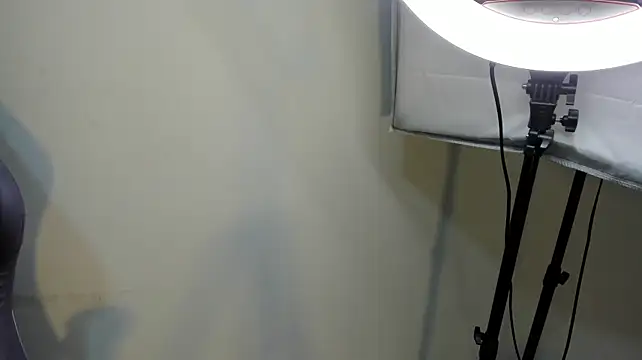 Nyla_Petite