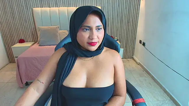Maissa_nakier - Naked + masturbation+ finger pussy