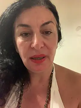 Lizzaa80 - 🌹Boobies out for 5 mins