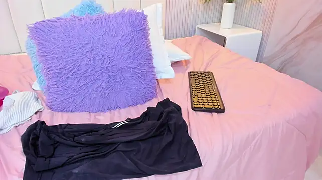 Arietta_skinny - Suck dildo + slap my face 🍒💦
