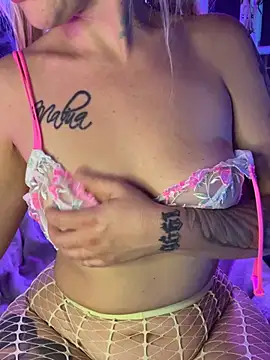 SpicyKalea - Flash boobs 😱💦